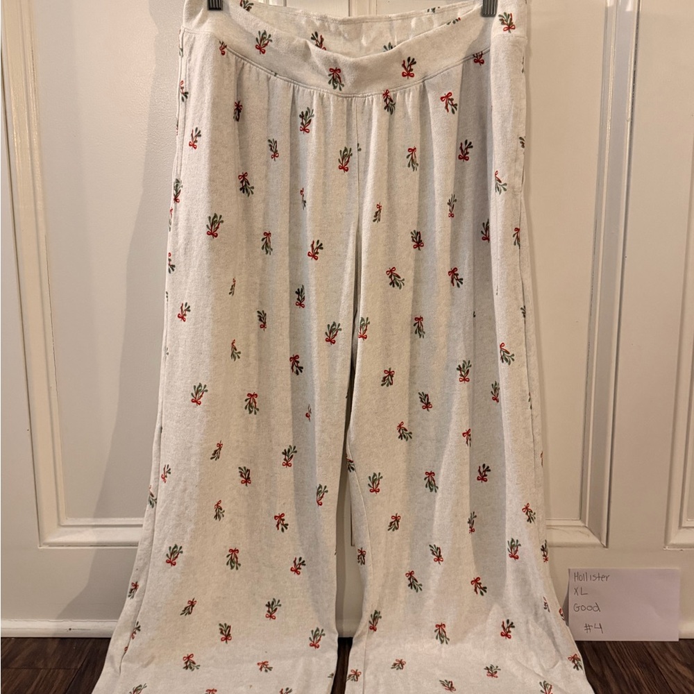 Hollister Light Grey Pajama Pants with Red Bows  & Green Mistletoes